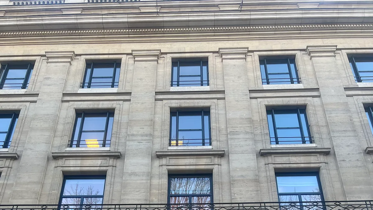 Façade du siège d'Air Liquide, quai d'Orsay à Paris