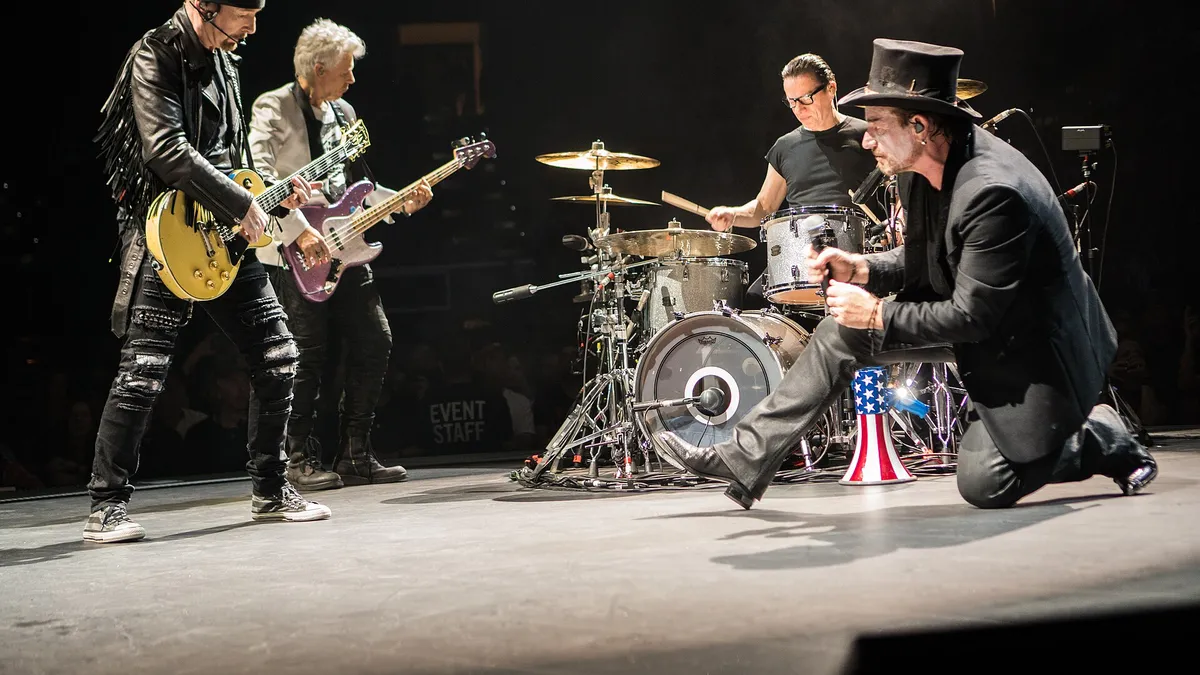 Foto de archivo: U2 en concierto en Tulsa, Estados Unidos, en mayo de 2018